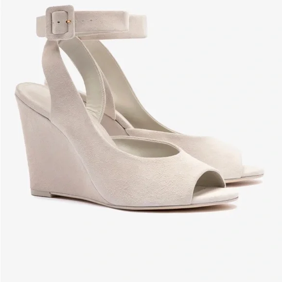 NWT Deena By Larroudé Wedge Sandal In Mushroom Grey Suede 6.5 - Picture 2 of 7